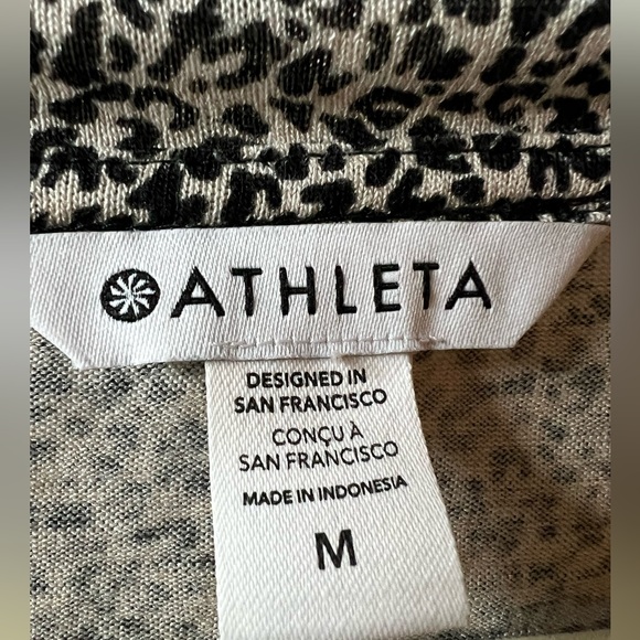 🆕 Athleta Animal Print Short Sleeve Tee - Picture 3 of 6